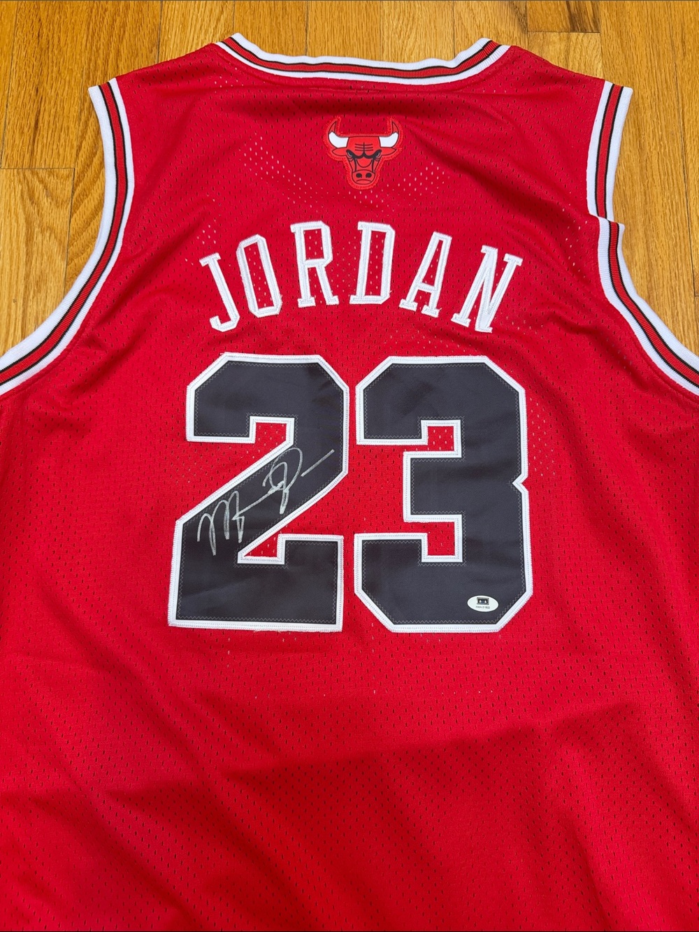 Chicago Red Number 23 Basketball authenticated signed Jersey